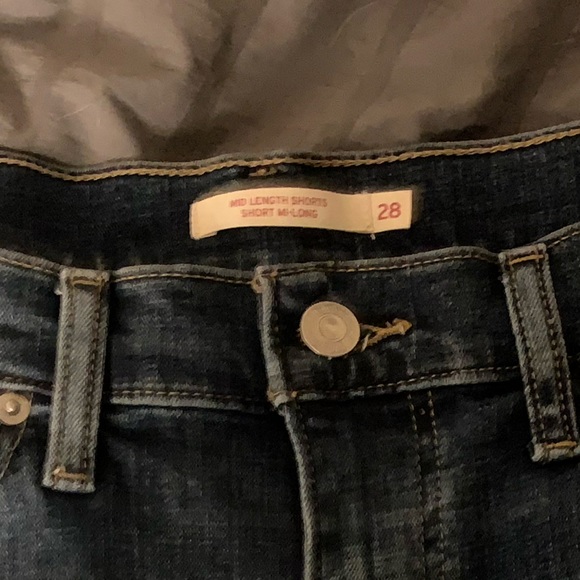 Levi’s Jean Short - Picture 3 of 3